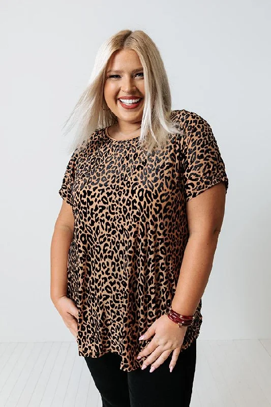 Women Leopard Velvet Short Sleeve Top