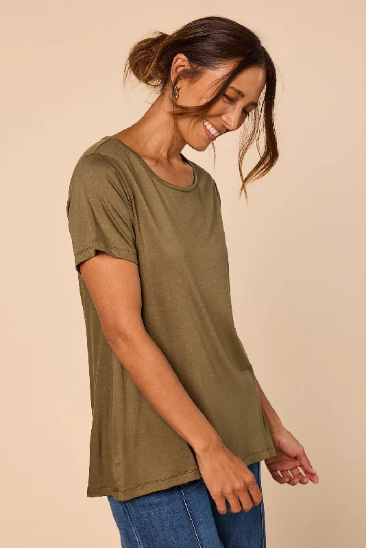 Swing Tee in Khaki